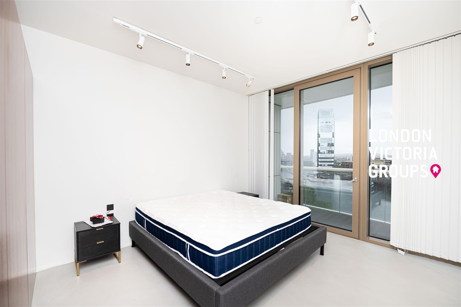 2 bed property in 1 Park Drive, London